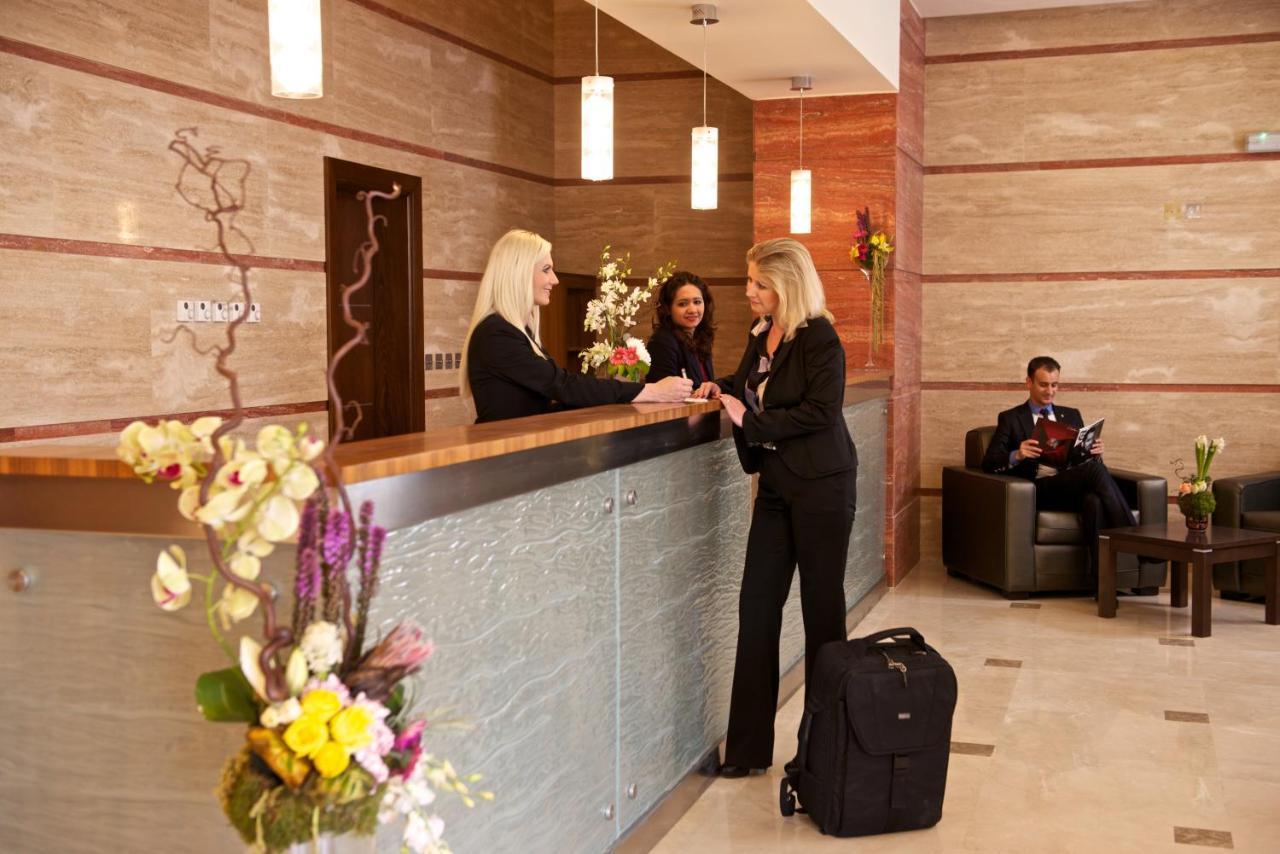 The Royal Riviera Hotel Doha Exterior foto